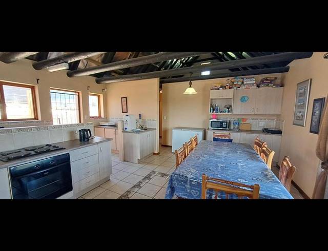 5 BEDROOM HOUSE FOR SALE IN STILBAAI-WES